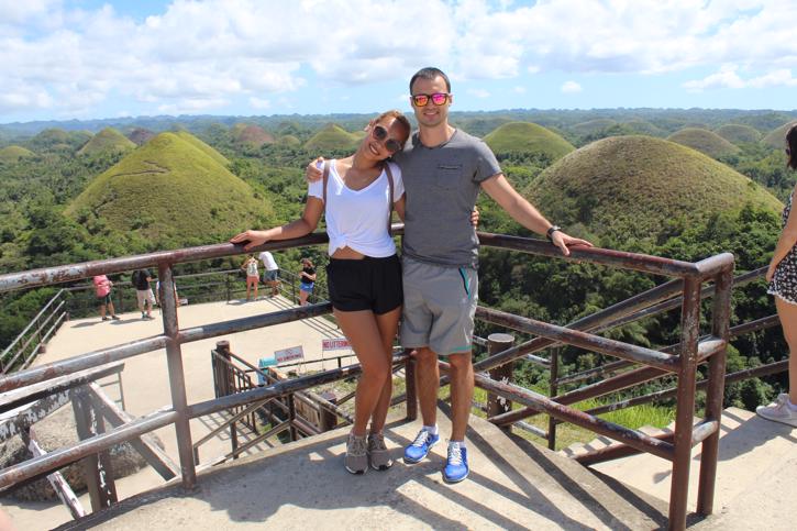 couple in he chocolate hills bohol
